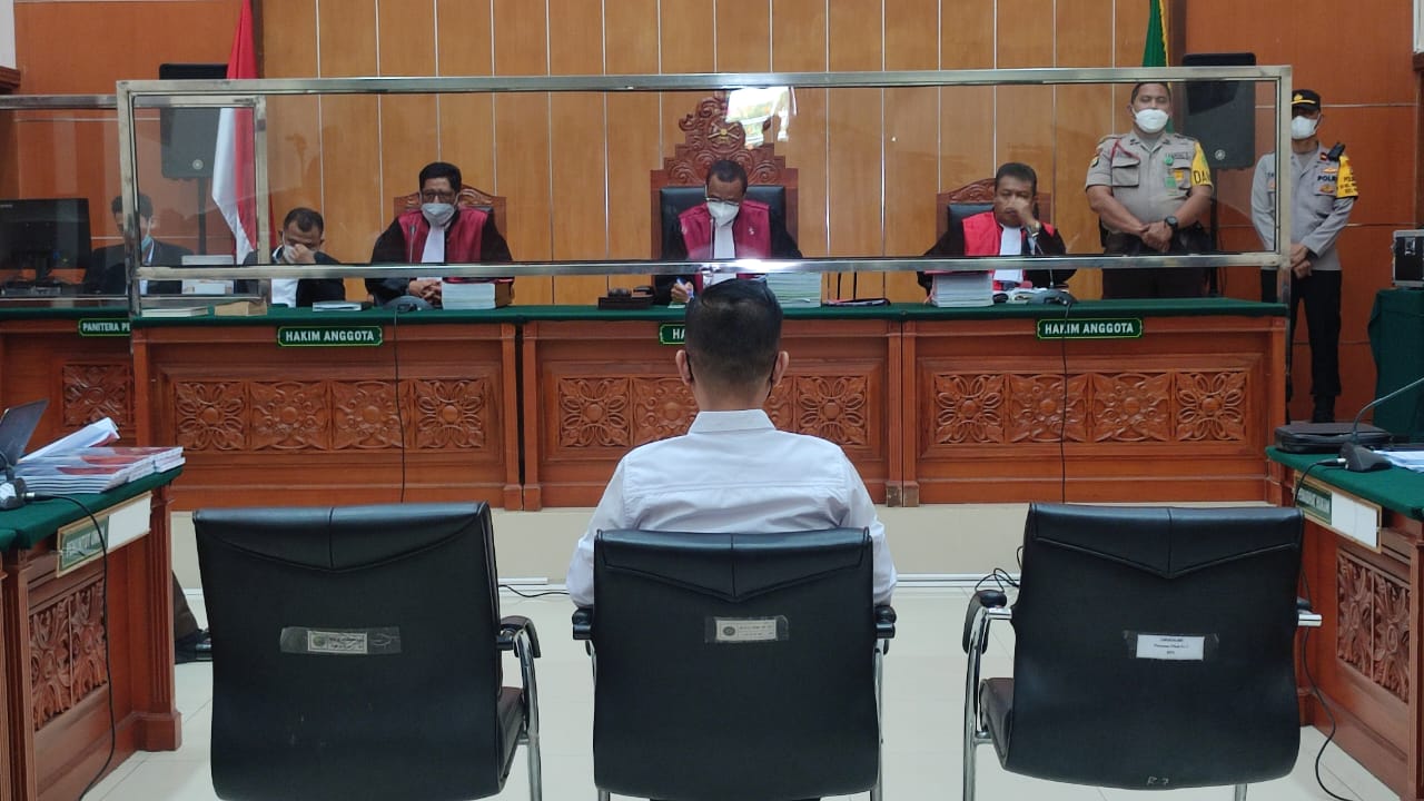  AKBP Dody Prawiranegara jalan sidang kasus narkoba (Okezone)