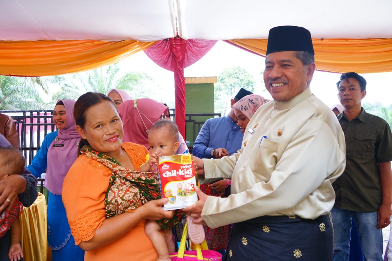 Bupati Siak, Alfedri saat program bujang kampung di Tualang 