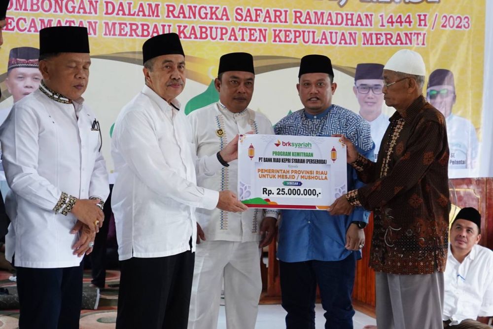 Penyaluran bantuan di Meranti (Mediacenterriau)