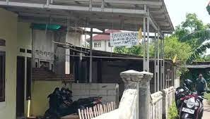 Rumah korban pembunuhan (Beritacikarang.com)