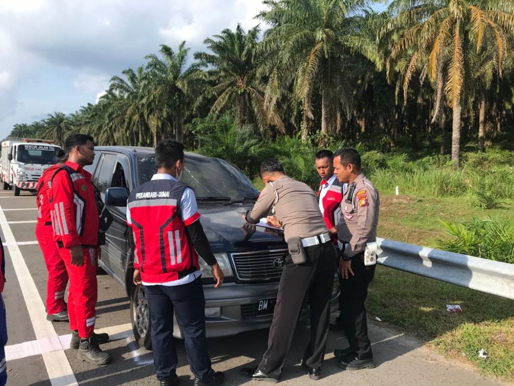 Polisi mendatangi lokasi kecelakaan di tol Permai